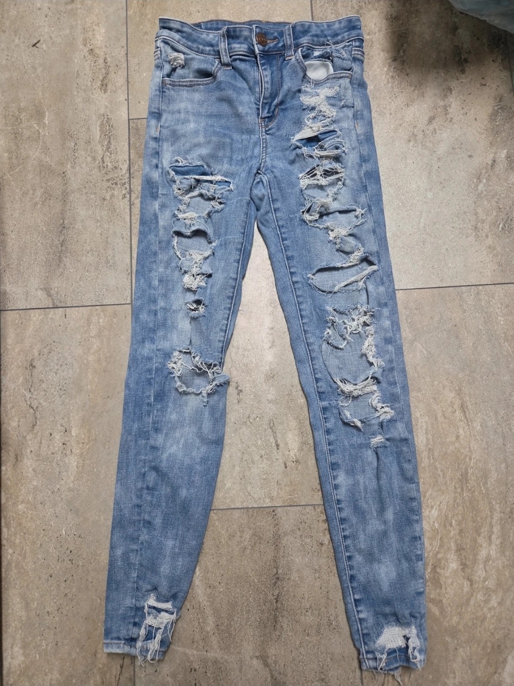 - American Eagle Outfitters Light Wash Ripped Skinny Jeans